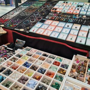 Posebna ponuda nakita, kristala i poludragog kamenja  Chiara Art by Arsen  od 03. do 05. lipnja u prizemlju Marti