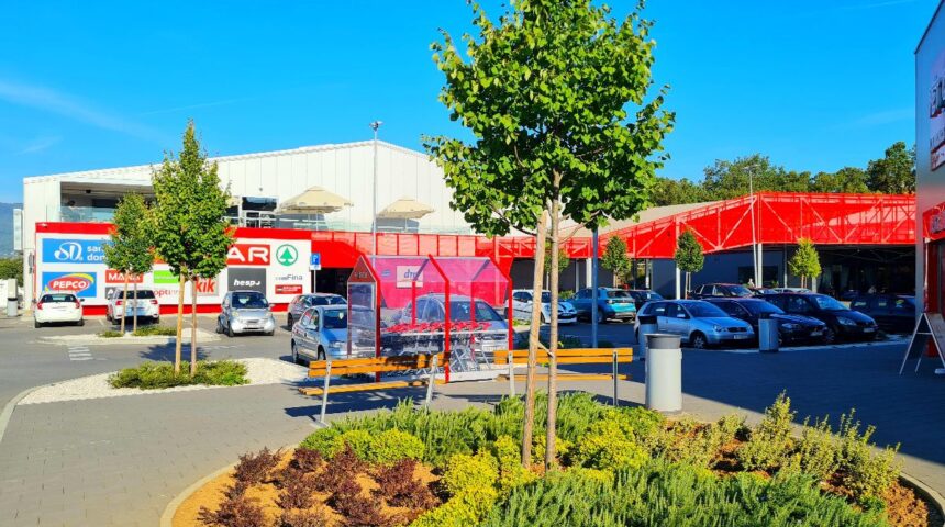 Radno vrijeme 30.05.2023.  Trgovine : 10-21h, osim Spar 07-21h